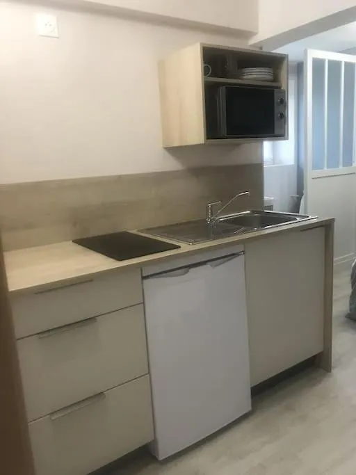 Apartment Studio Neuf Dans Maison Avec Piscine Riom France